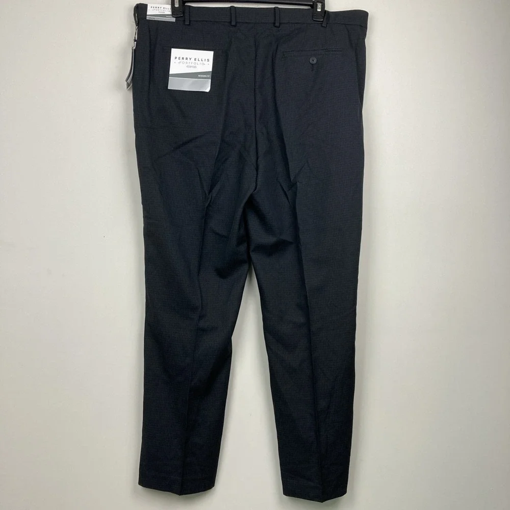 Perry Ellis Modern-Fit Flat Front Dress Pants 40W 32L‎ Black Grey Plaid